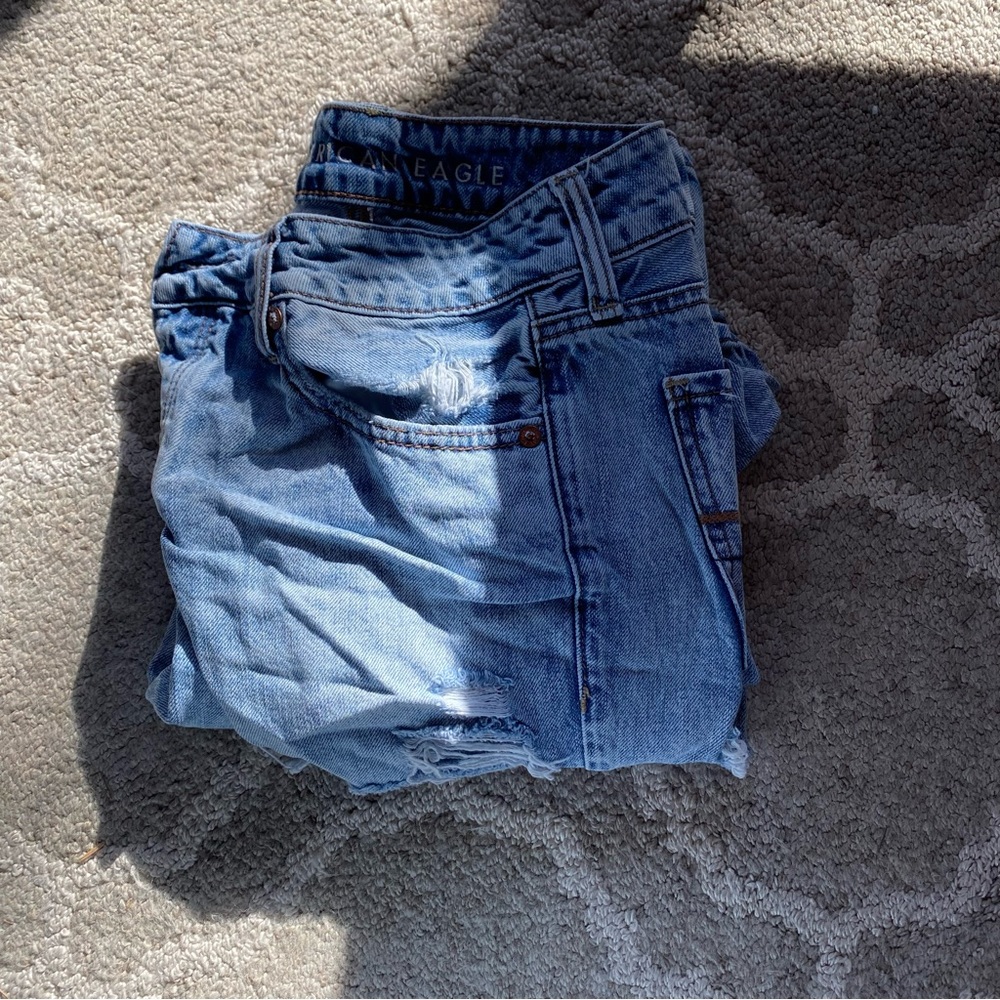 American Eagle tomgirl ripped jeans